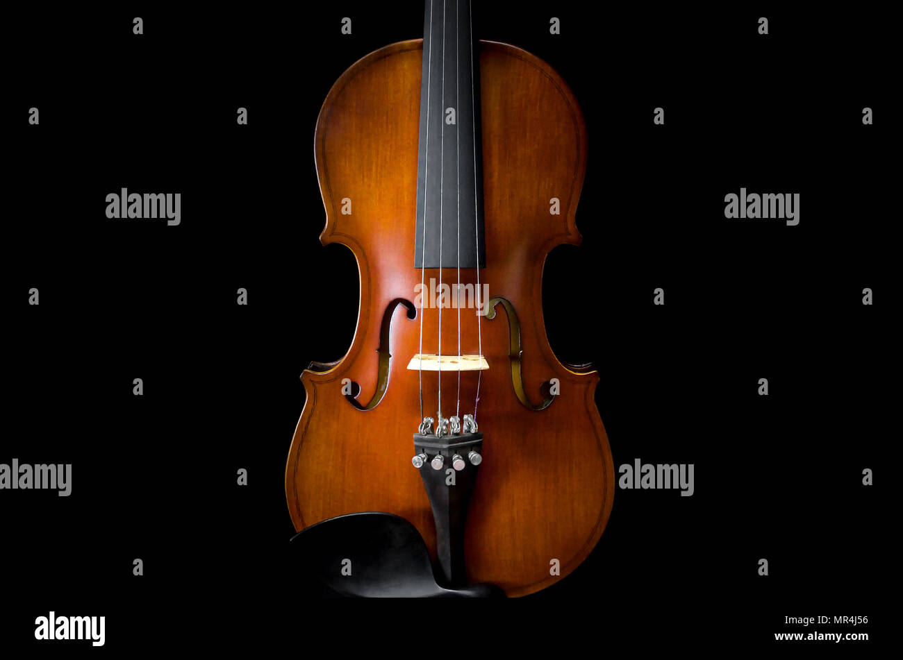 Die Geige auf schwarzem Hintergrund für isolierte, in der Nähe der Violine auf schwarzen Hintergrund für Schnitt, Ansicht von oben Violine musikalische für isolierte Stockfoto