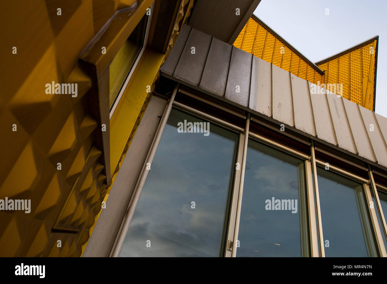 Architektonisches Detail der Berliner Philharmoniker in Berlin, Deutschland. Stockfoto