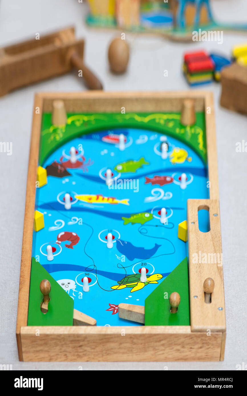 Pinball spiel. vintage Holz und Kunststoff. Stockfoto