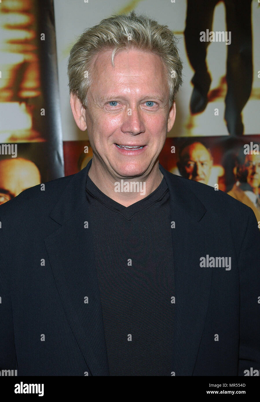 Bruce Davison Ankommend an der Kreuzung 'Runaway Jury Premiere' an den Cinerama Dome in Los Angeles. Oktober 9, 2003. DavisonBruce 034 Red Carpet Event, Vertikal, USA, Filmindustrie, Prominente, Fotografie, Bestof, Kunst, Kultur und Unterhaltung, Topix Prominente Fashion/Vertikal, Besten, Event in Hollywood Leben - Kalifornien, Roter Teppich und backstage, USA, Film, Stars, Film Stars, TV Stars, Musik, Promis, Fotografie, Bestof, Kunst, Kultur und Unterhaltung, Topix, headshot, vertikal, eine Person aus dem Jahr 2003, Anfrage tsuni@Gamma-USA.com Stockfoto