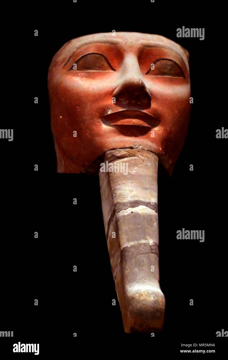 Malte Kalkstein Kopf der Königin Hatschepsut (1507 - 1458 v. Chr.), dem Fünften Pharao der achtzehnten Dynastie in Ägypten. Stockfoto