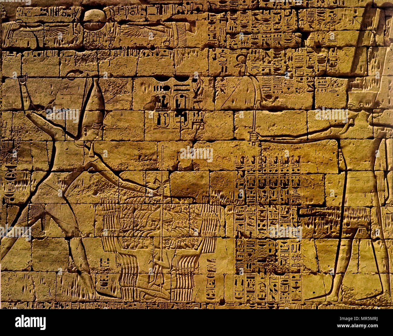 Amun god Fotos und Bildmaterial in hoher Auflösung Alamy