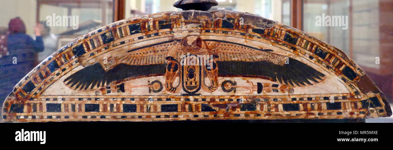 18. Dynastie, ägyptische Holz- Brust Darstellung einer Jagdszene auf der einen Seite und König Tutanchamun crushing Feinde auf der anderen Seite. 1323 v. Chr. Stockfoto