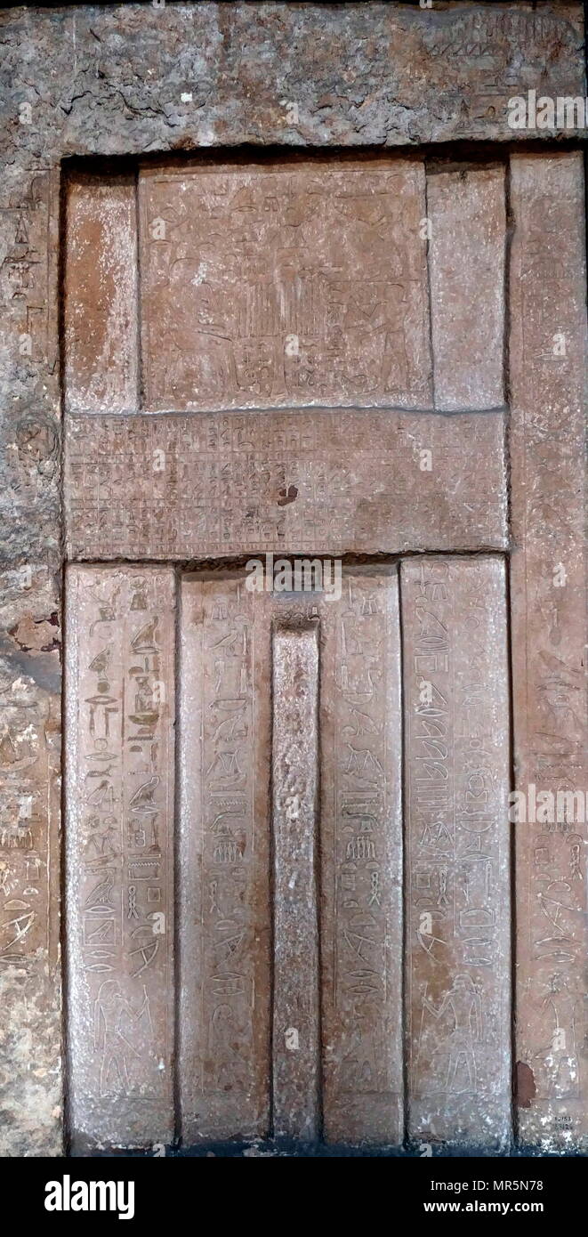 Falsche Tür von einem Grab. In Sakkara, Ägypten 6 Dynastie gefunden Stockfoto