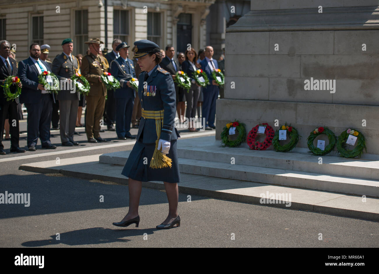 Das Ehrenmal, Whitehall, London, 23. Mai 2018. Die UN-Friedenstruppen Gedenkveranstaltungen, ein Kranz ist im Auftrag ihrer Majestät Streitkräfte gelegt. Stockfoto