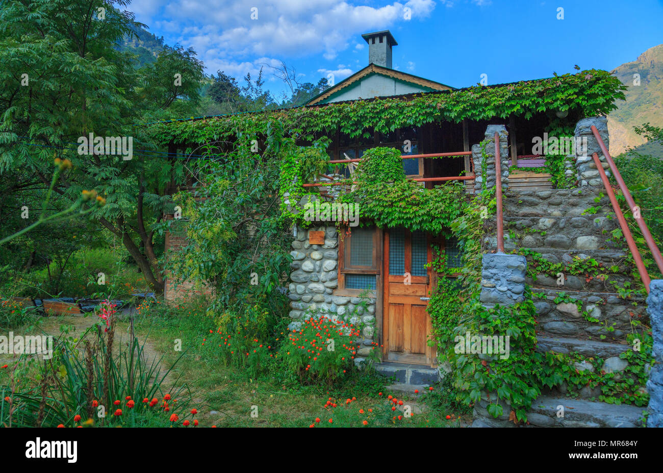 Raju's Cottage - eine schöne Homestay in Tirthan Tal (Himachal Pradesh, Indien) Stockfoto