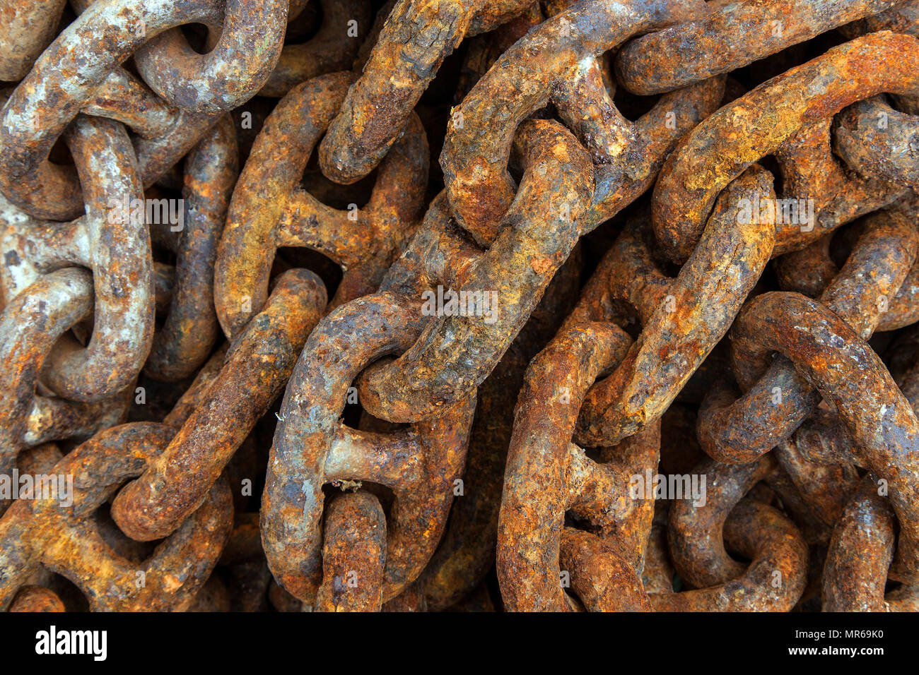 Rostigem Eisen Kette, Anker, Kette, Nahaufnahme, Hafen in Husavik, Northern Island, Island Stockfoto