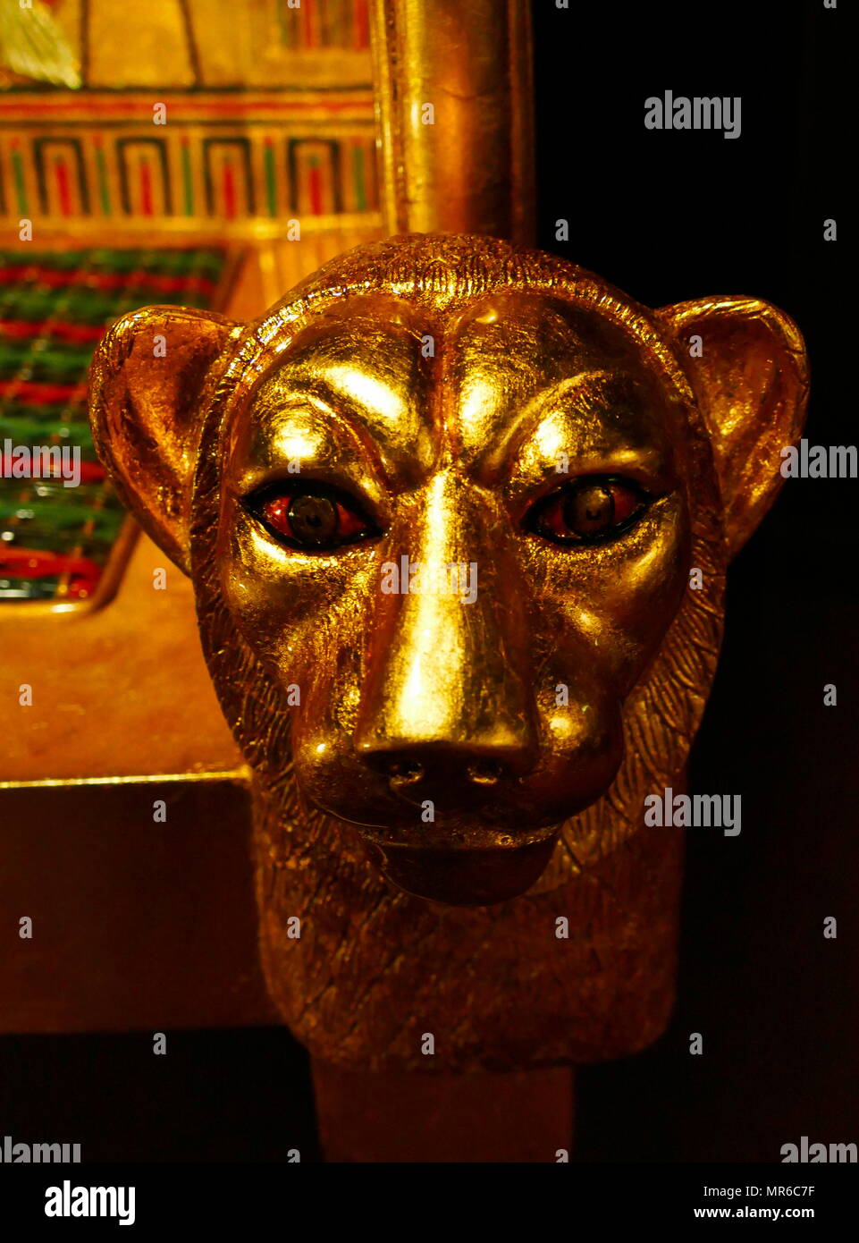 Replik Von Grabkunst Maske Von Tutanchamun Die Totenmaske Des 18 Dynastie Alten Agyptischen Pharao Tutanchamun Regierte 1332 1323 V Chr Es Wurde Von Howard Carter Im Jahre 1925 Im Grab Kv 62 Entdeckt