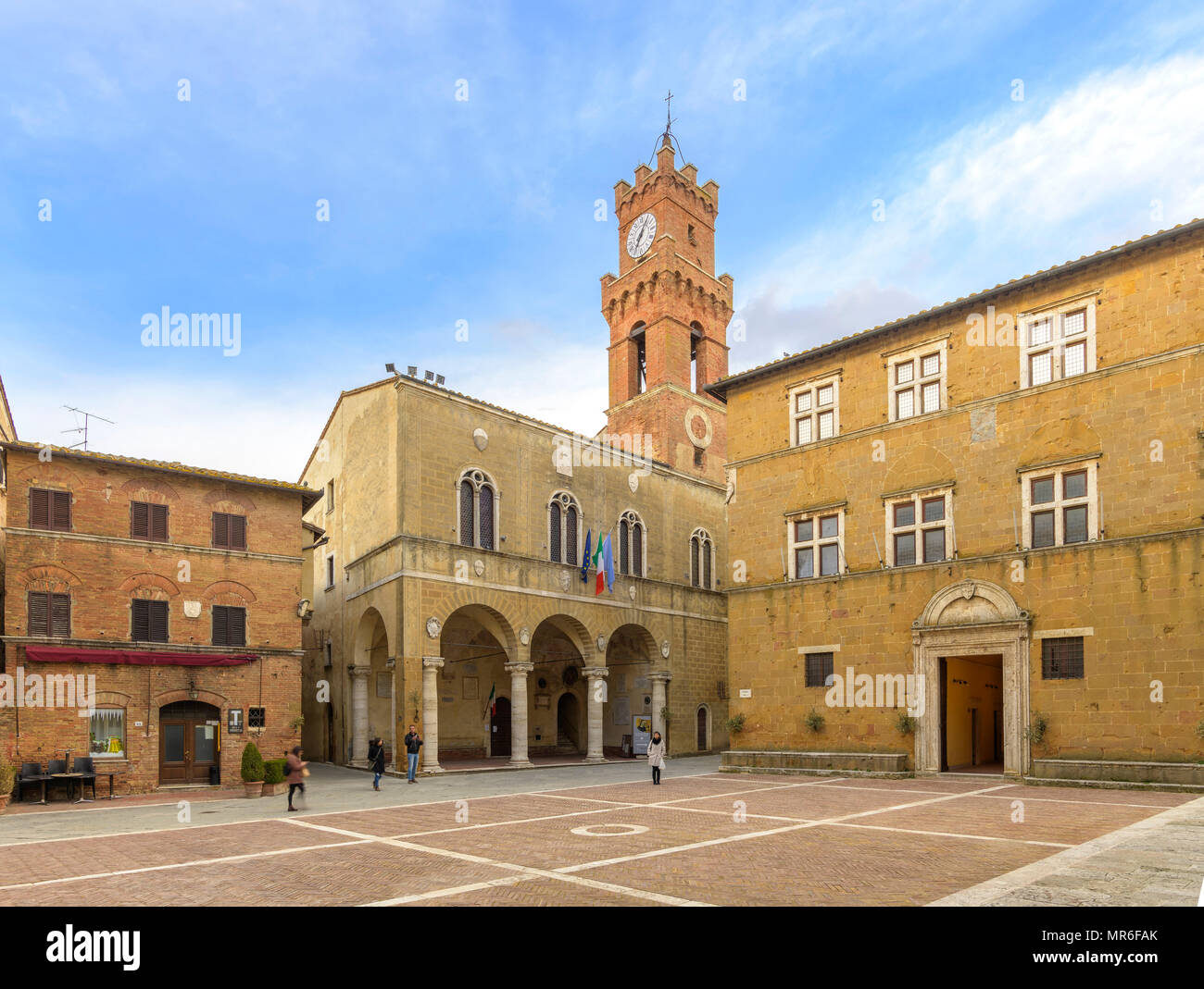 Piazza Pio II mit Rathaus, Pienza, Toskana, Italien Stockfoto