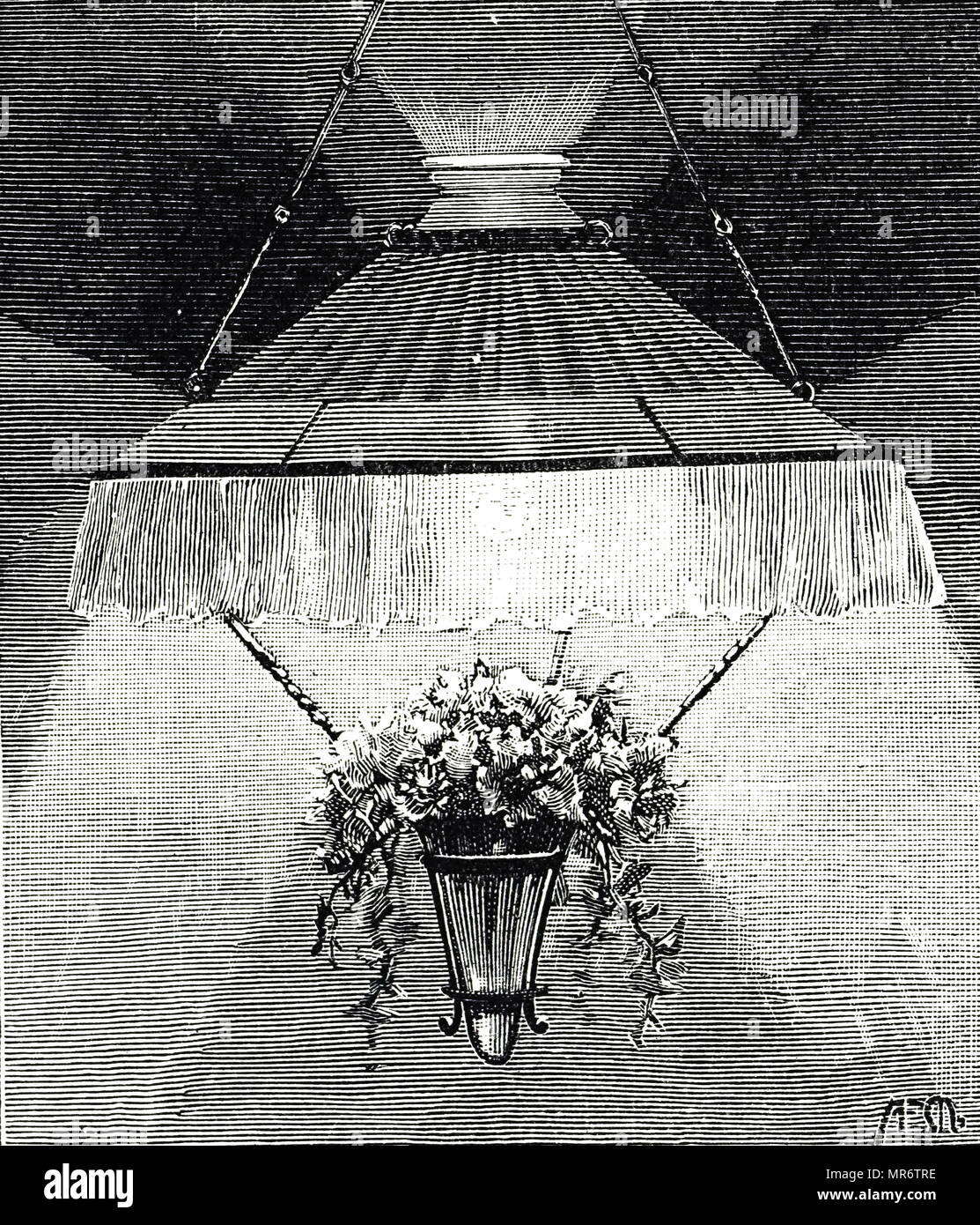 Gravur, eine elektrische Leuchte mit einem Seide Schatten und Bouquet Vase. Vom 19. Jahrhundert Stockfoto