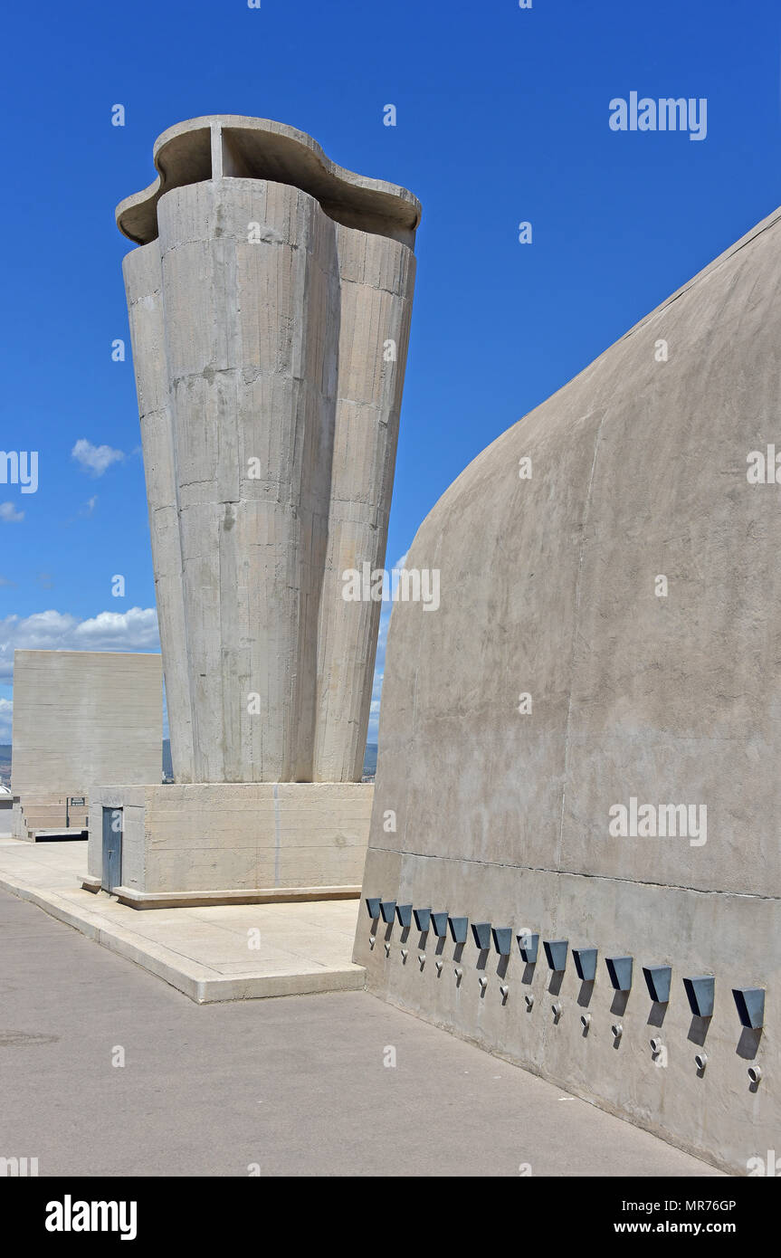 Unite d'Habitation, allgemeine Ansicht eines großen skulpturale Belüftung Stack auf dem Dach, Marseille, Frankreich Stockfoto