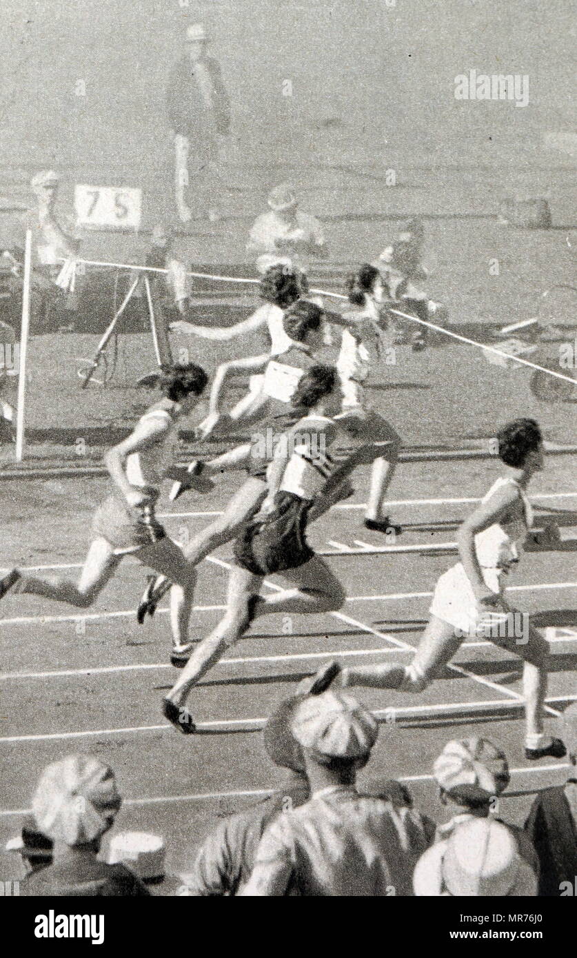 Foto von Mildred Ella "Babe" Didrikson Zaharias (1911-1956) gewann die 80 m Hürden bei den Olympischen Spielen 1932. Babe erlangte Weltruhm in der Leichtathletik und All-American Status im Basketball. Stockfoto