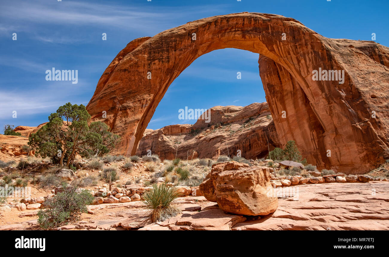 Rainbow Bridge National Monument, Arizona, USA. Arch Natural Bridge Höhe: 245 m, Spannweite: 234 m. Stockfoto