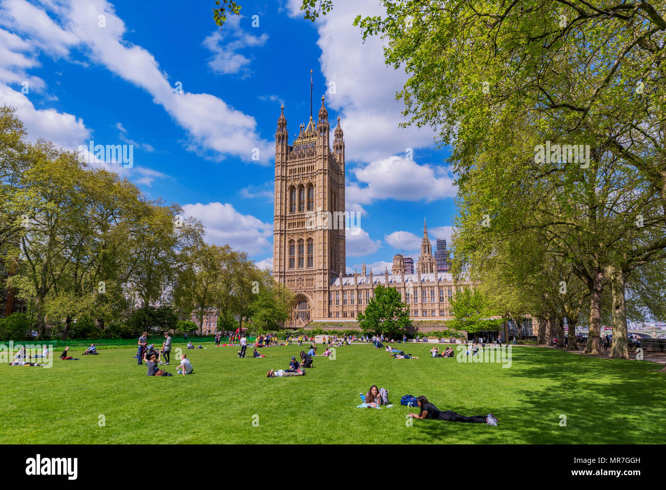 LONDON, GROSSBRITANNIEN - 04 Mai: Dies ist Victoria Tower Gardens, ein Park, der berühmt für seinen Blick auf die Westminster Palace ist auf Mai 04, 2018 in London. Stockfoto