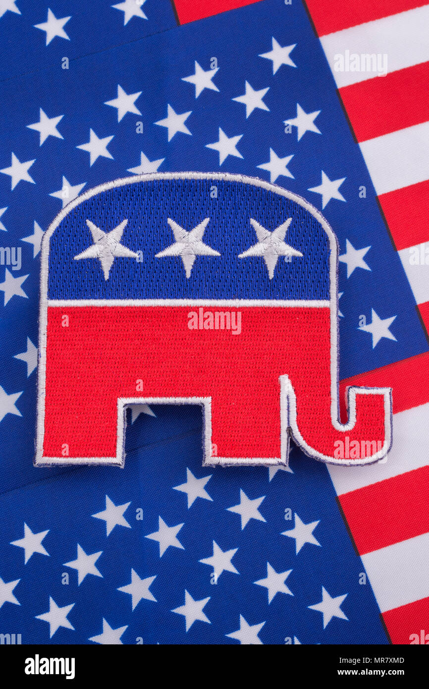 GOP / Republican Party Patch mit Stars & Stripes Flagge. Für US-Halbzeitspiele, Präsidentschaftswahlen, US-Primaries, US-Politik, Republikaner 2024 Rote Welle. Stockfoto