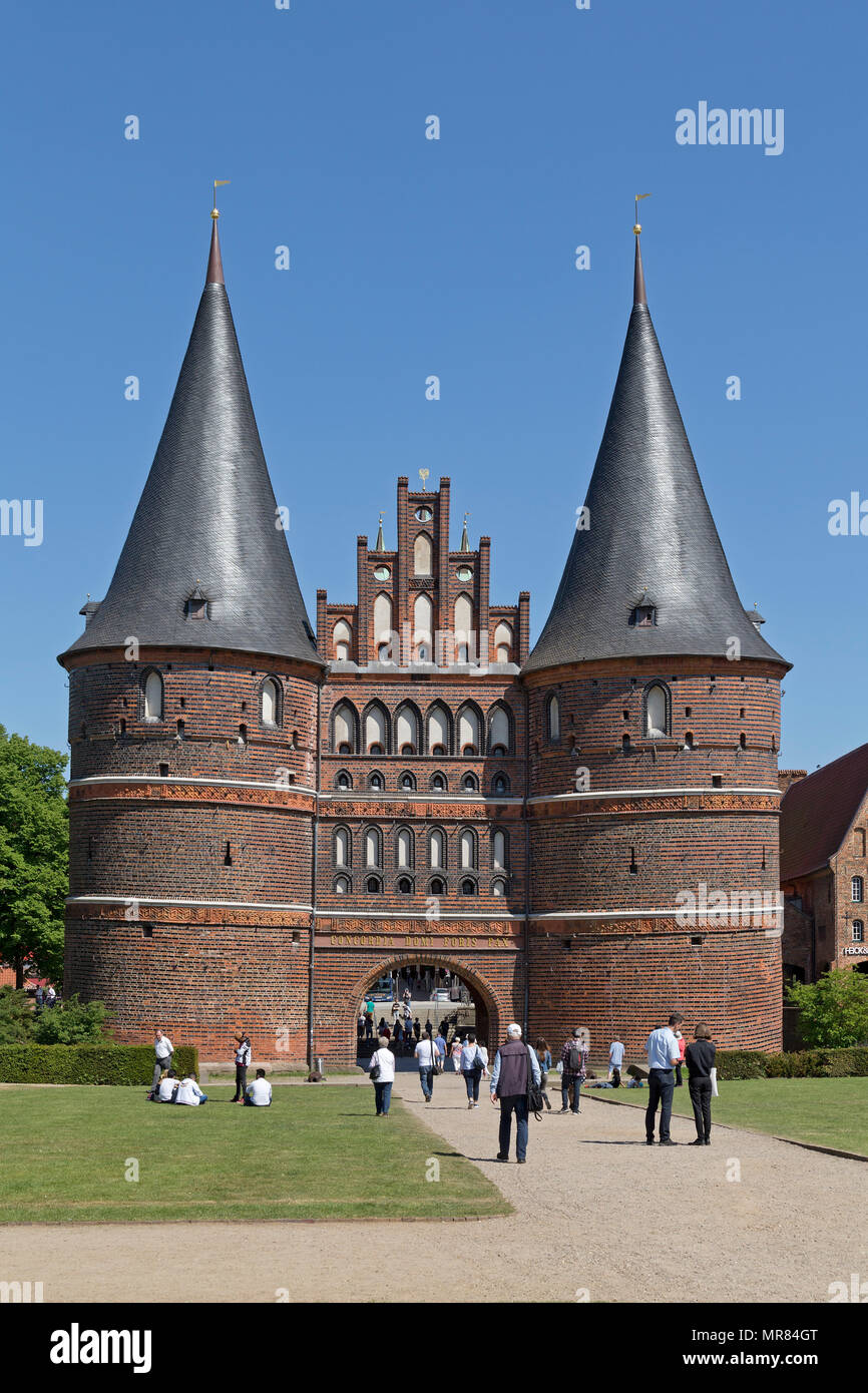 Lübeck altes stadttor -Fotos und -Bildmaterial in hoher Auflösung – Alamy