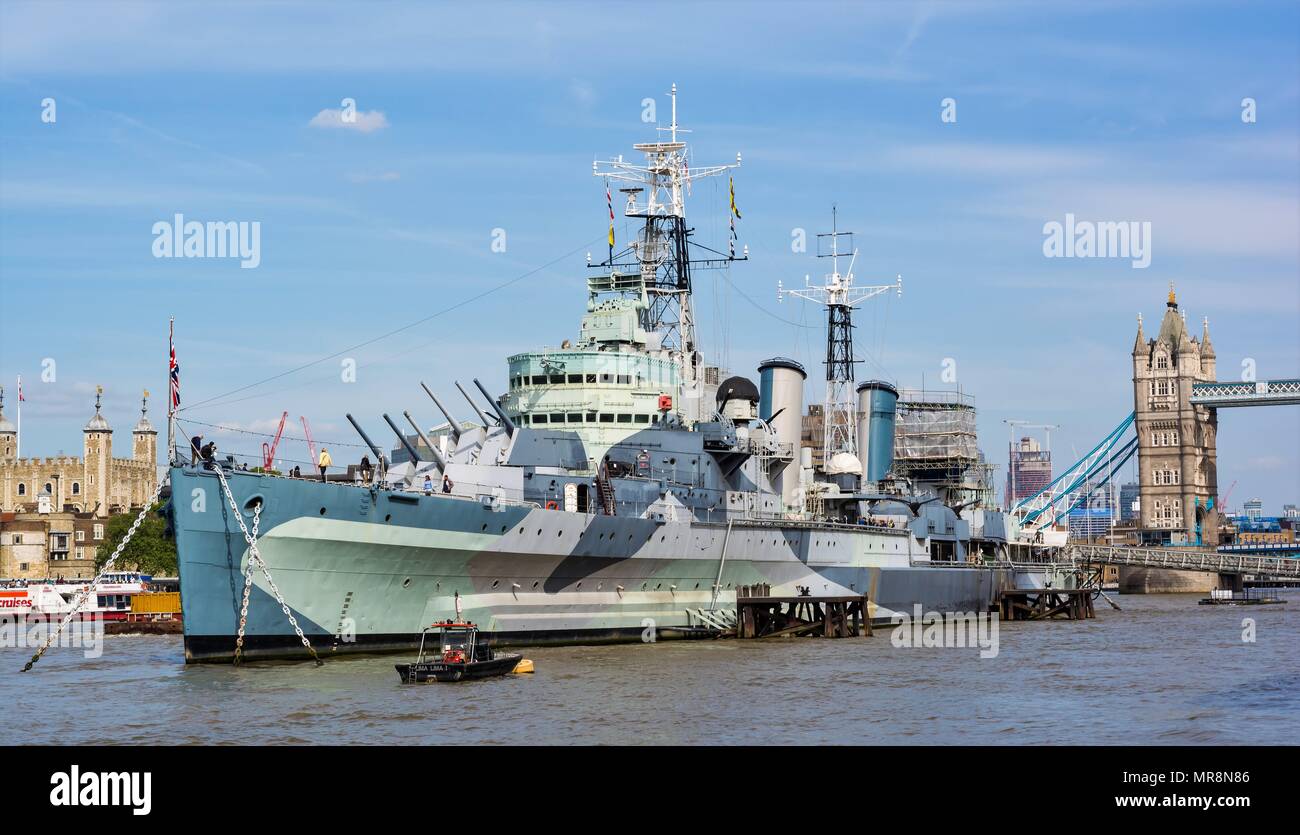 HMS Belfast, Themse, die Tower Bridge, Tower Of London, London, Großbritannien. Stockfoto