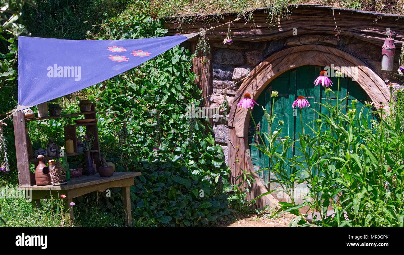 Hobbit Loch in Hobbiton, Nz Stockfoto