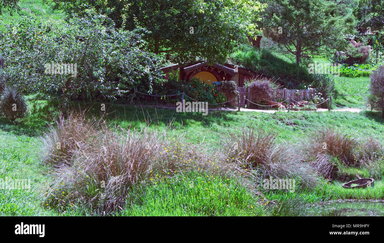 Hobbit Loch in Hobbiton, Nz Stockfoto