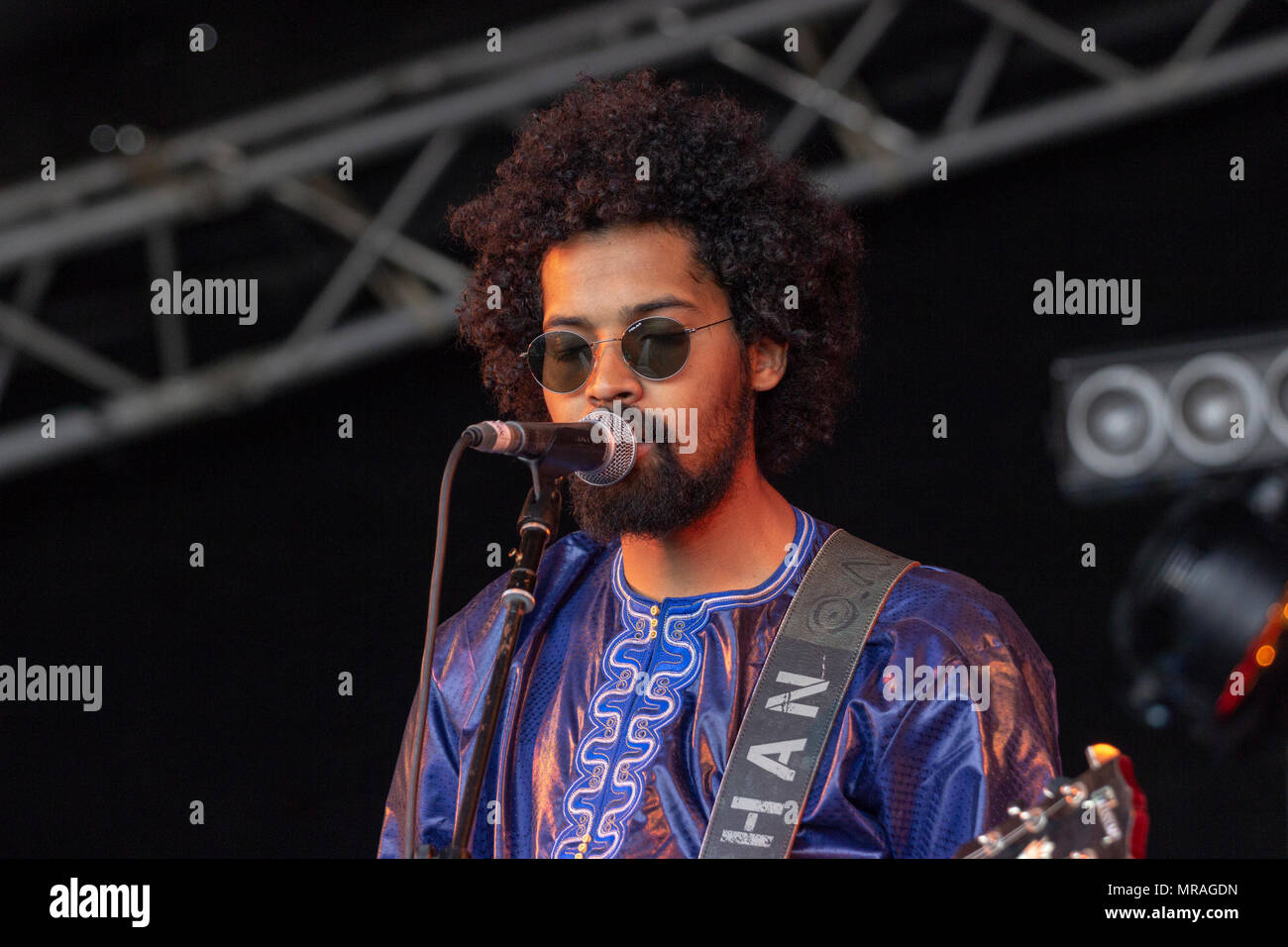 Belfast, UK, 26. Mai 2018. Imarhan ist algerische Tuareg Desert Rock Quintett 2006 in Tamanrasset, Algerien gebildet. Ihre erste und das gleichnamige Album Imarhan vom deutschen Label City Slang im Jahr 2016 produziert wurde. Sie führten in Belfast, Nordirland als Teil von BBC 6 Music Größte Wochenende. 25. Mai 2018 Stockfoto