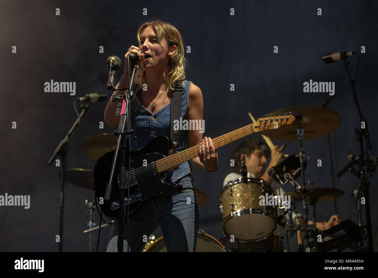 Swansea, Wales. 26. Mai 2018, Wolf Alice auf der größten Wochenende in Singleton Park, Swansea, die am 5. Mai 2018, Wales. © Jason Richardson/Alamy leben Nachrichten Stockfoto