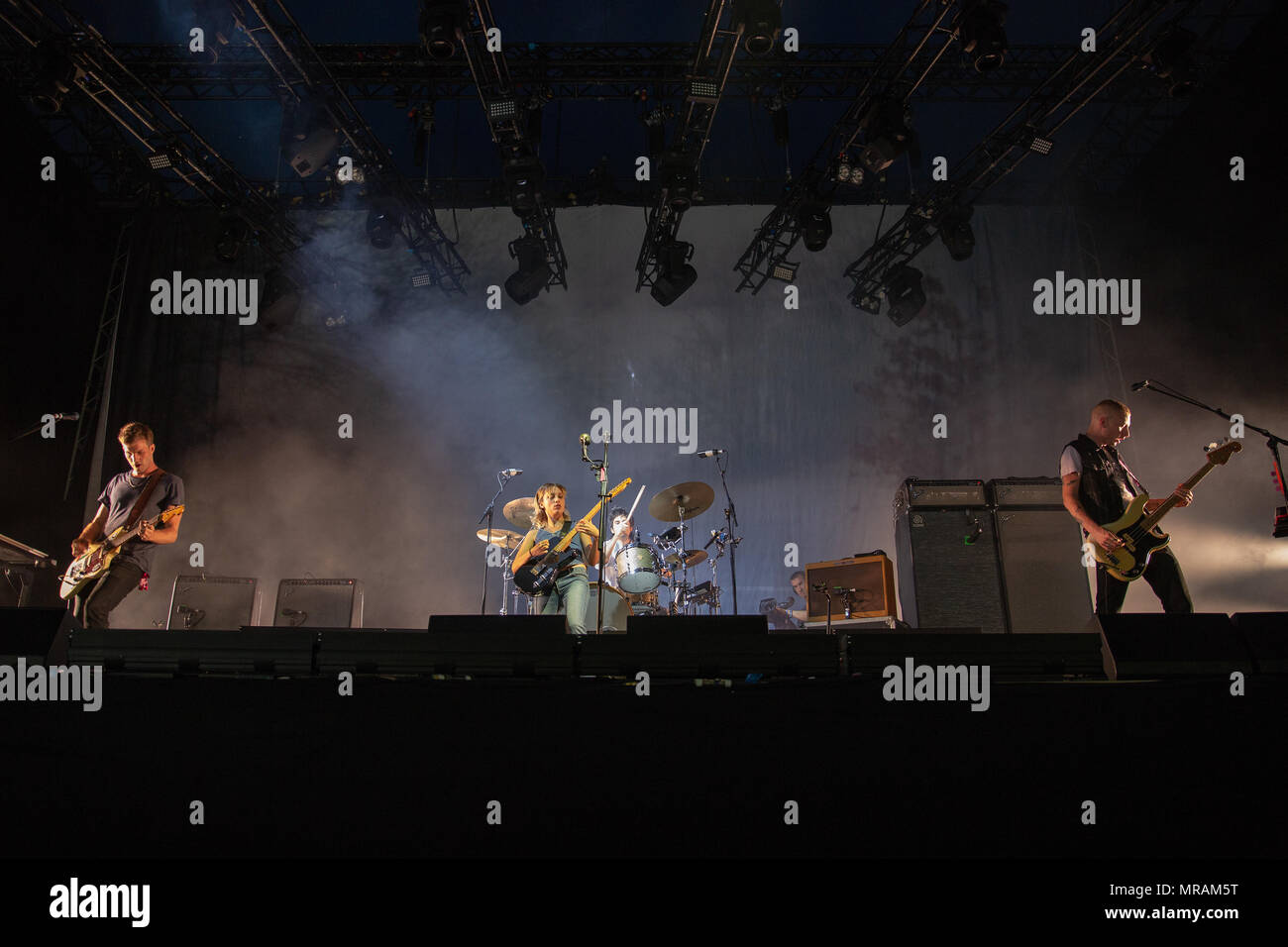 Swansea, Wales. 26. Mai 2018, Wolf Alice auf der größten Wochenende in Singleton Park, Swansea, die am 5. Mai 2018, Wales. © Jason Richardson/Alamy leben Nachrichten Stockfoto