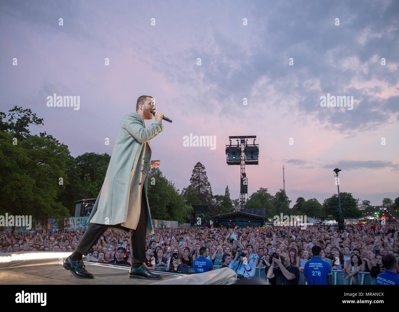 Swansea, Wales. 26. Mai 2018, englischer Sänger und Songwriter Sam Smith Dachverkleidung Tag einer der größten Wochenende in Singleton Park, Swansea am 5. Mai 2018, Wales. © Jason Richardson/Alamy leben Nachrichten Stockfoto