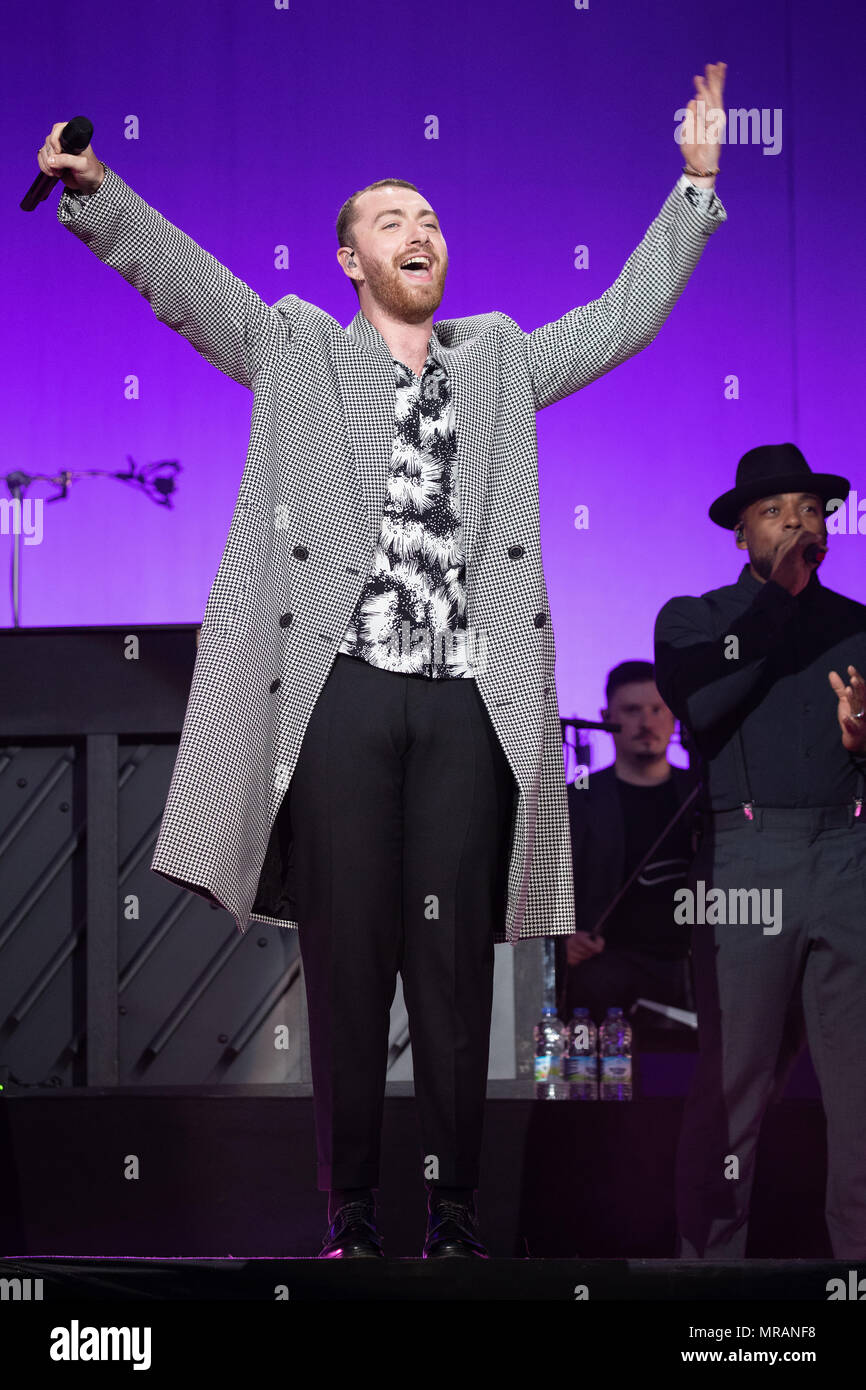 Swansea, Wales. 26. Mai 2018, englischer Sänger und Songwriter Sam Smith Dachverkleidung Tag einer der größten Wochenende in Singleton Park, Swansea am 5. Mai 2018, Wales. © Jason Richardson/Alamy leben Nachrichten Stockfoto