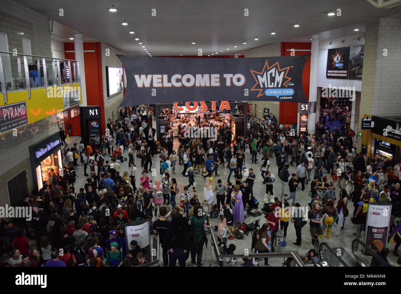 Die MCM Comic Con kehrt nach Excel London zurück, um an drei Tagen alles zu feiern, was die Popkultur zu tun hat! Ab Freitag, 22. Oktober Stockfoto