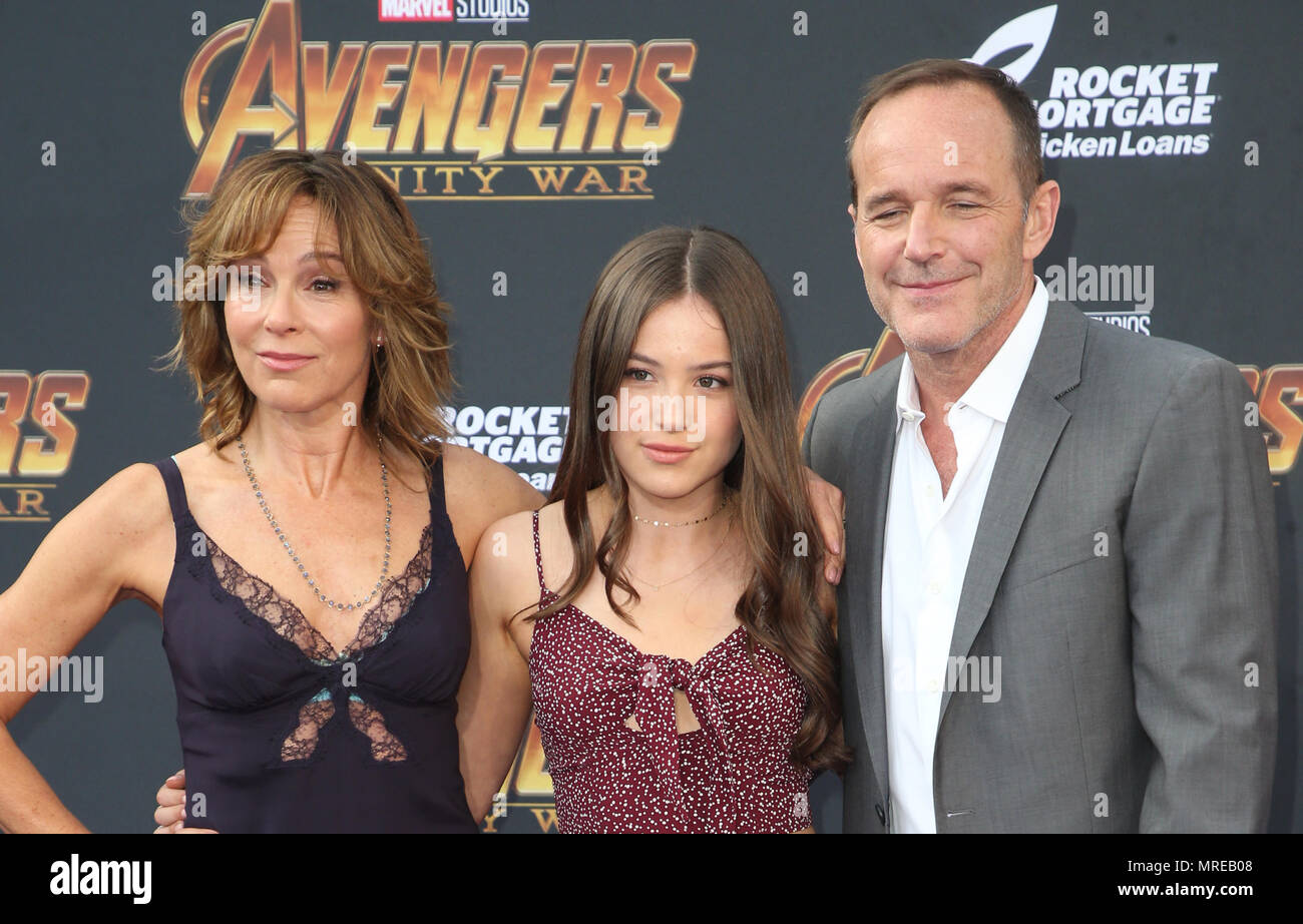 Die Weltpremiere von "Marvel Studios" Avengers: Infinity Krieg" mit: Jennifer Grey, Clark Gregg, Stella Gregg Wo: Hollywood, California, United States Wenn: 23 Apr 2018 Credit: FayesVision/WENN.com Stockfoto