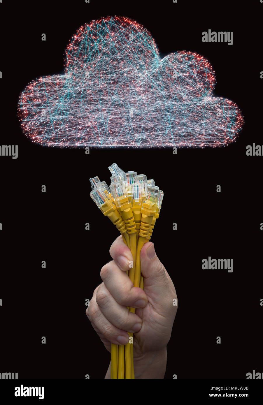 Cloud Computing, konzeptionelle zusammengesetzte Bild. Person Anschluss RJ45 Kabel in einer Wolke. Stockfoto