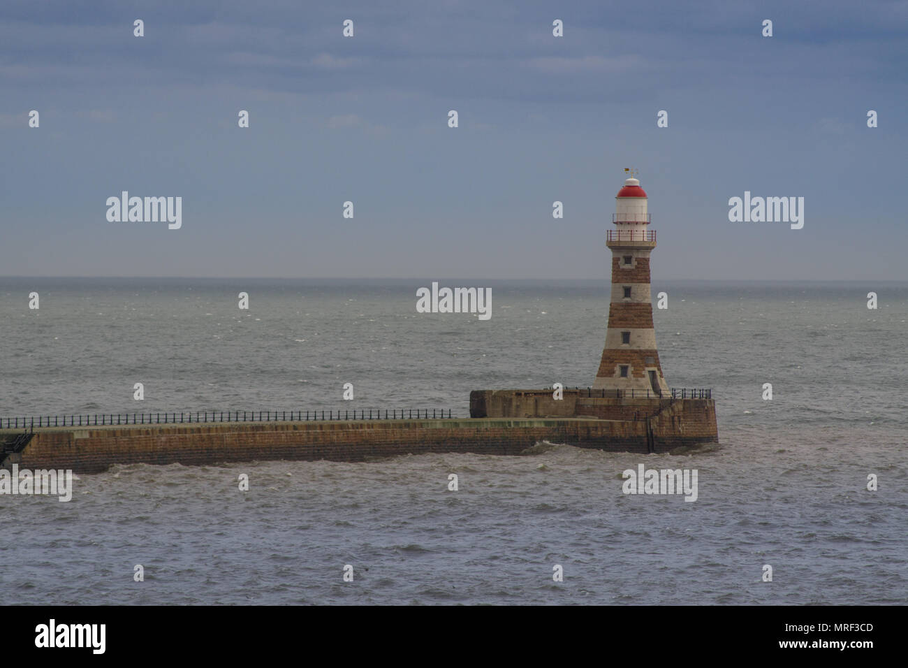 Roker Leuchtturm auf Sunderland Strand. Stockfoto