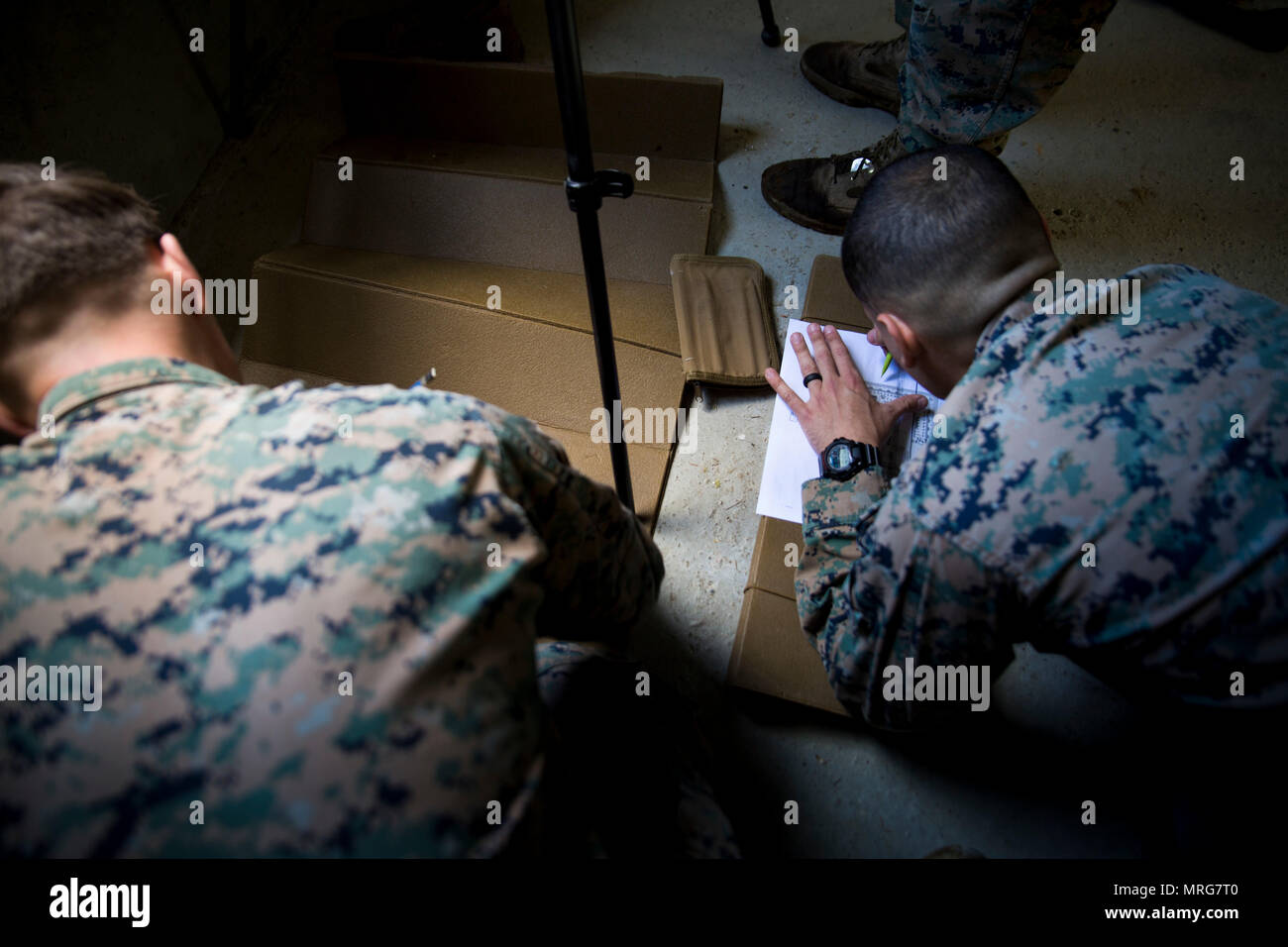 Lance Cpl Hector Olmo Sanabria Ein Rifleman Mit Marine Drehkraft Europa 17 1 Fullt Eine Reihe Karte Héctor olmo musica cristiana de alabanza & adoracion. alamy