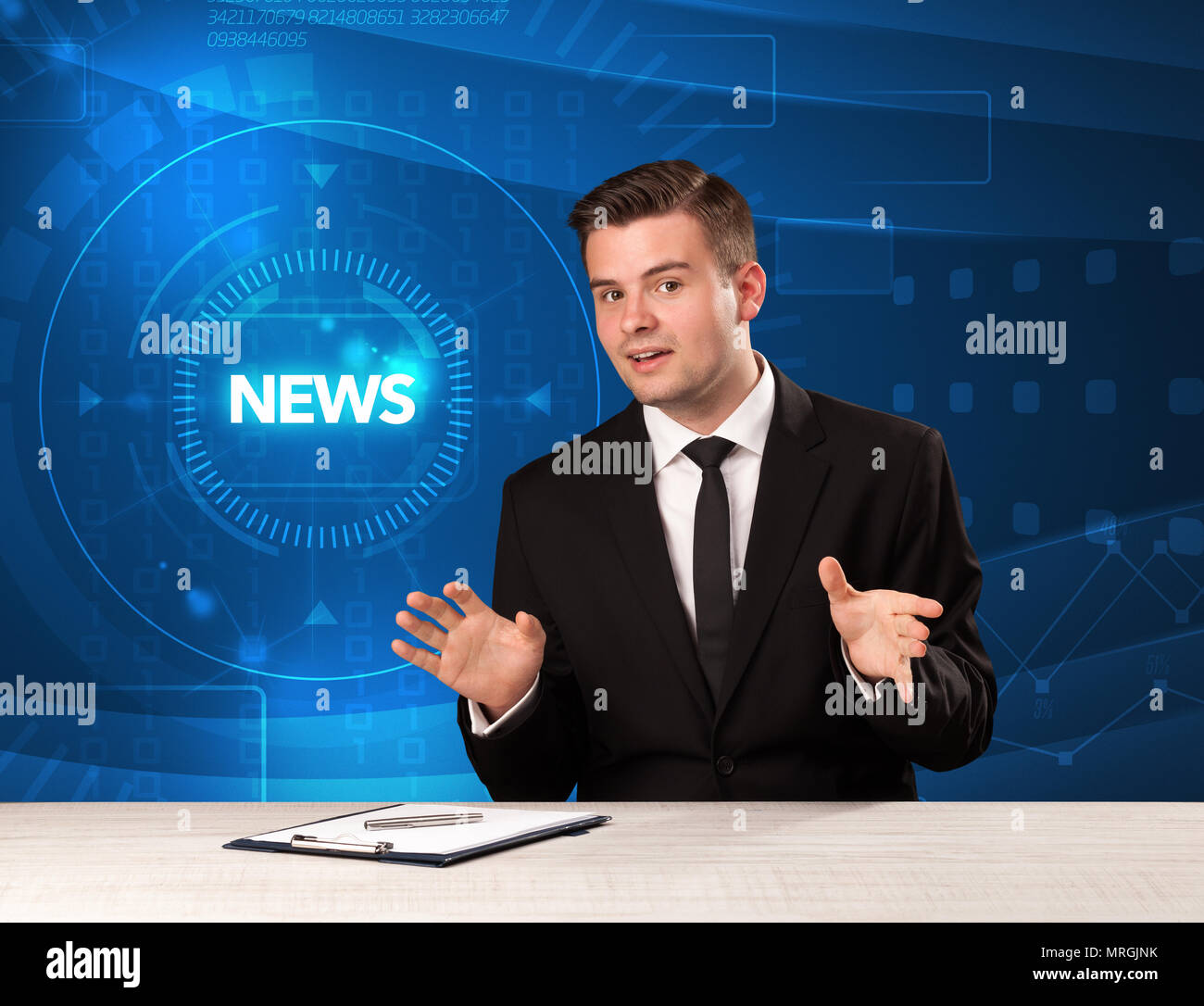 Moderne television Presenter, die Nachrichten mit tehnology Hintergrund Konzept Stockfoto
