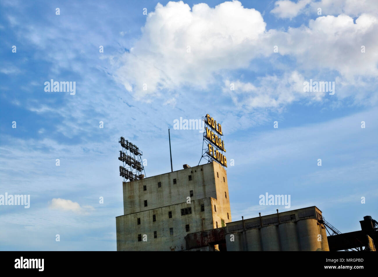 Die historische Goldmedaille Mühle auf dem Mississippi Riverfront in Minneapolis, Minnesota. Stockfoto