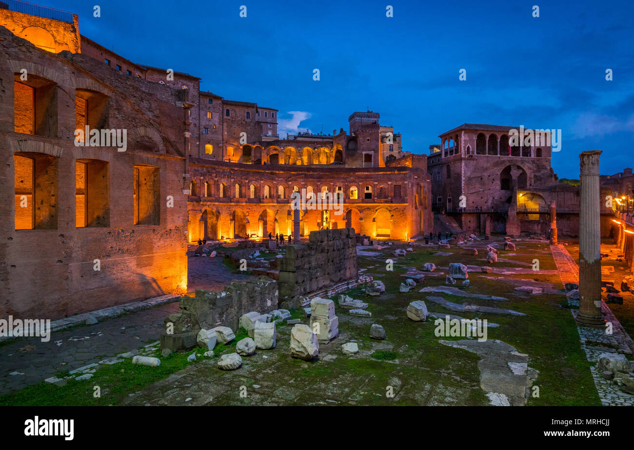 Der Trajan Markt bei Sonnenuntergang in Rom, Italien. Stockfoto