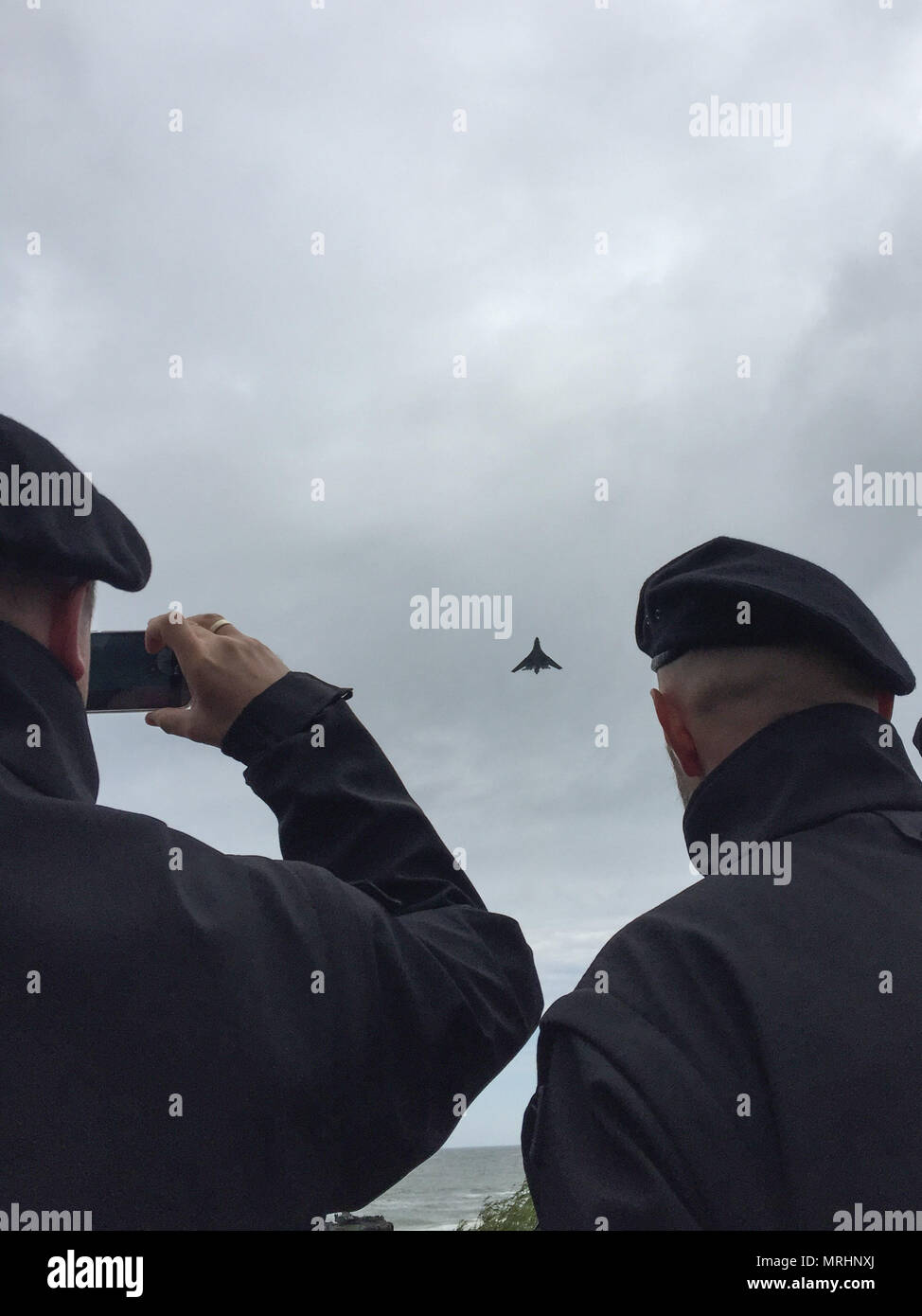 BALTOPS 2017 ist eine jährlich im Ostseeraum stattfindende Meeresübung der NATO. Am 14. Juni 2017 führte ein strategischer Bomber der United States Air Force B-1B Lancer einen Überflug während eines simulierten Amphibienangriffs in Ustka, Polen, durch. Das Archivbild zeichnet gemeinsame Flugübungen und maritime Ausbildungsmaßnahmen auf. Stockfoto