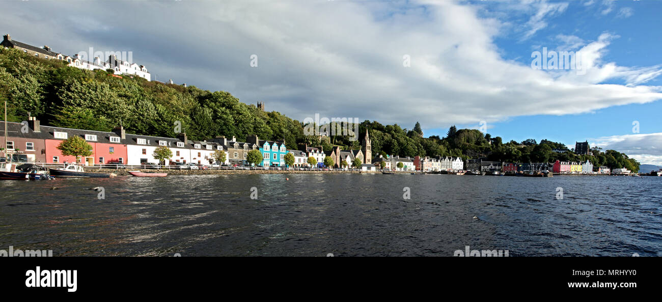 Tobermory Hafen mit bunten Häusern Mull in Schottland Stockfoto
