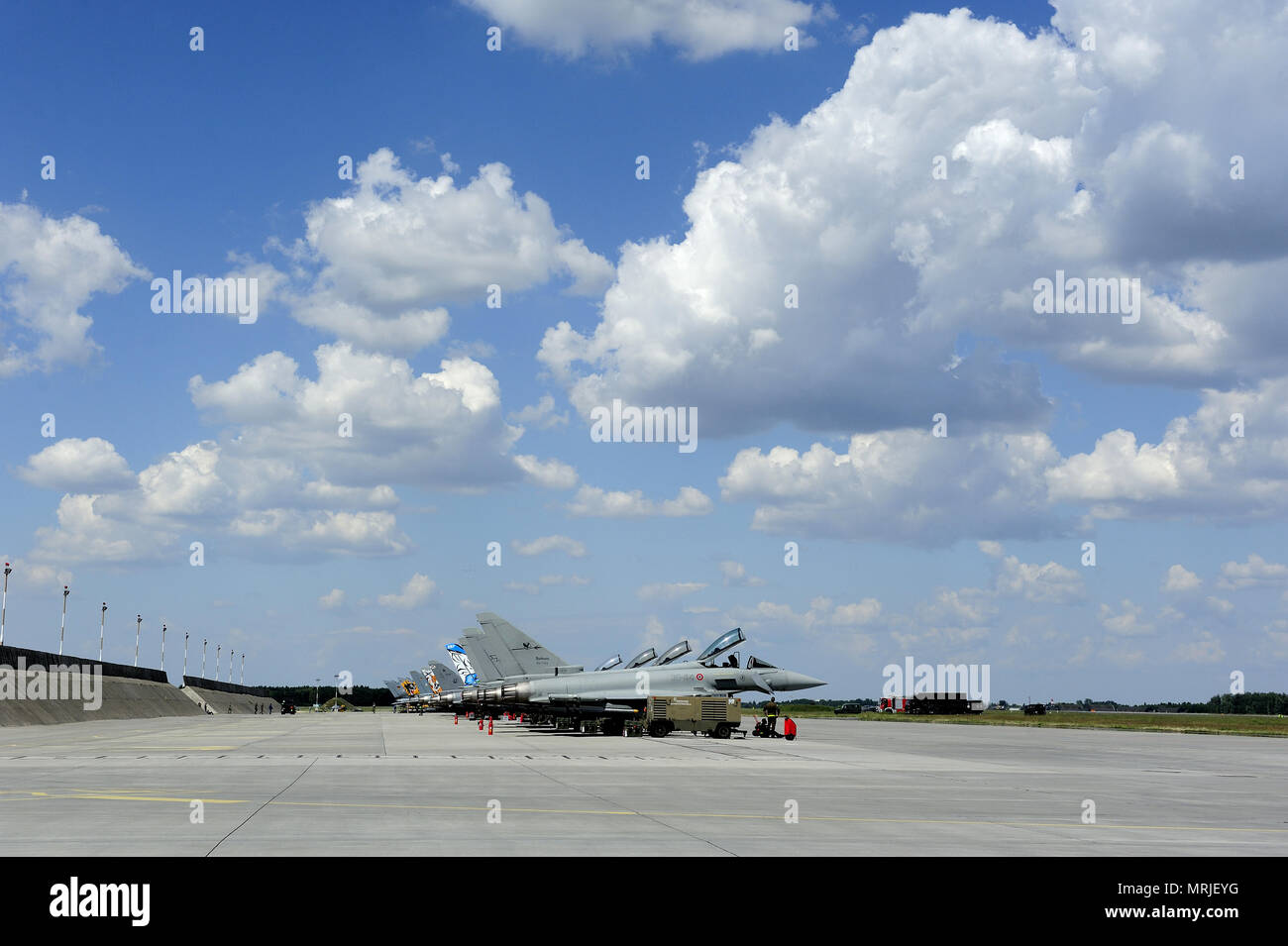 Luftfahrt, Flug, Flugzeug, Militär, fighter, Luftangriff, Einheit, Sicherheit, Himmel, blau, Raum, Luft Flur, Lage, Navigation, fliegen, fliegen hoch, zur Bekämpfung von r Stockfoto