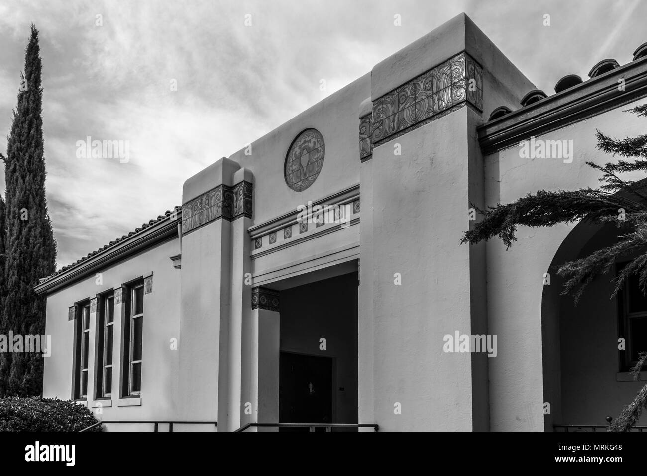 Spanish Colonial Revival Stil Gebäude, Campbell Community Center, ehemals Campbell High School, in der Stadt von Campbell, Nord Kalifornien, USA. Stockfoto