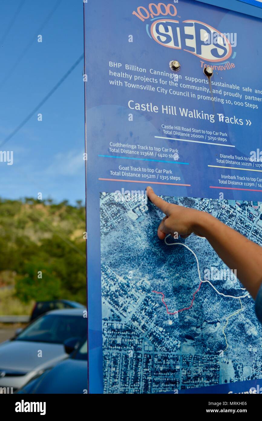 10 000 Schritte zu Fuß anmelden, Castle Hill, QLD 4810, Australien Stockfoto