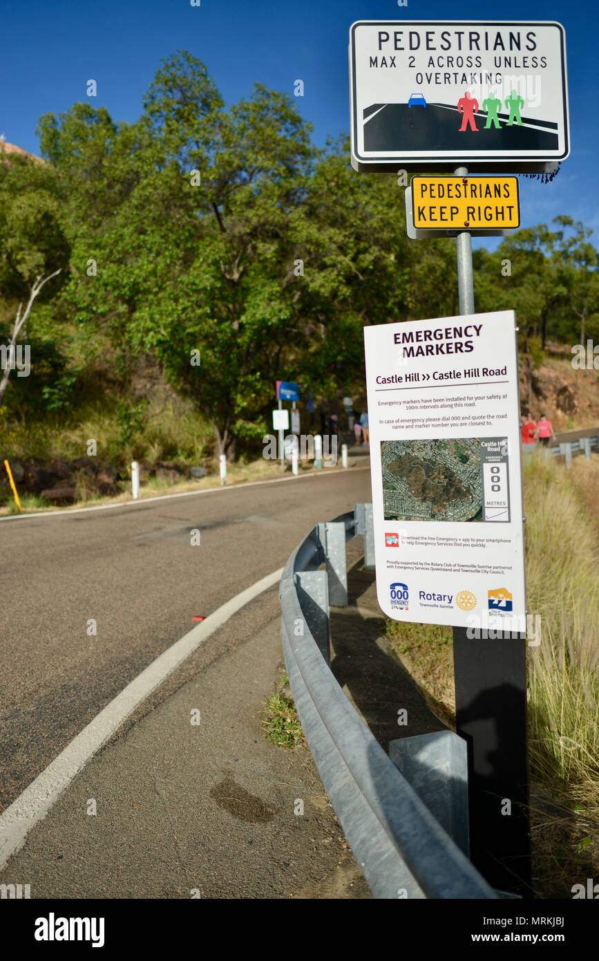 Fußgänger max. zwei über, es sei denn, Überholen, Castle Hill, QLD 4810, Australien Stockfoto