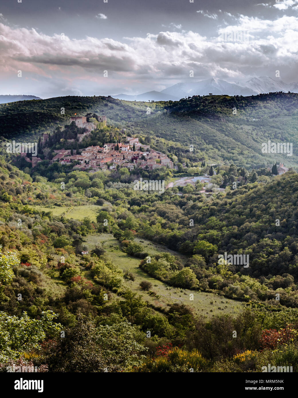 Mittelalterliche Dorf Castelnou in Südwest Frankreich Stockfoto