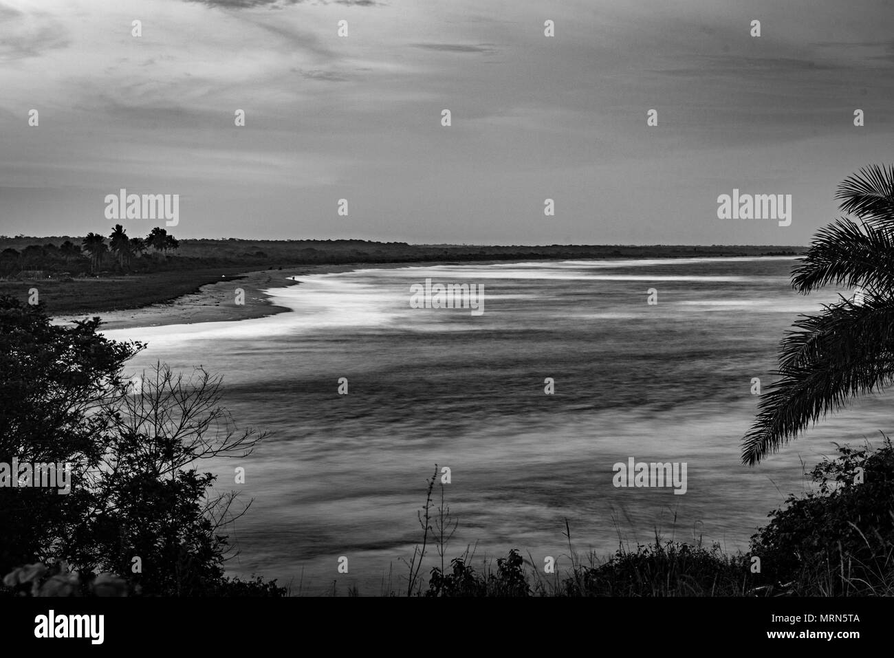 Blick auf den Fluss in Itacare Bahia bei Sonnenuntergang Stockfoto