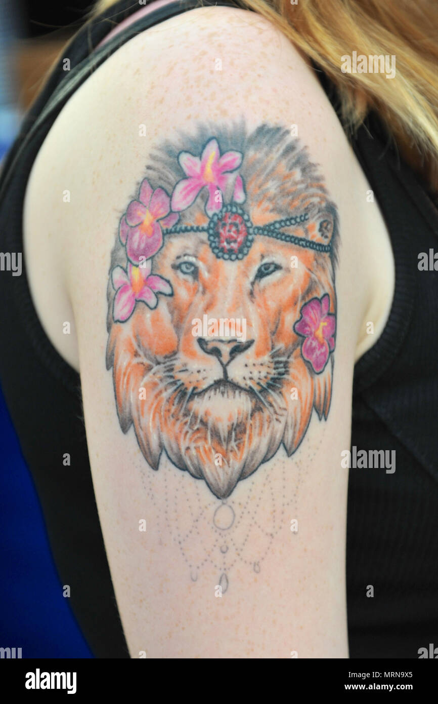 Löwe frau unterarm tattoo Unterarm Tattoo