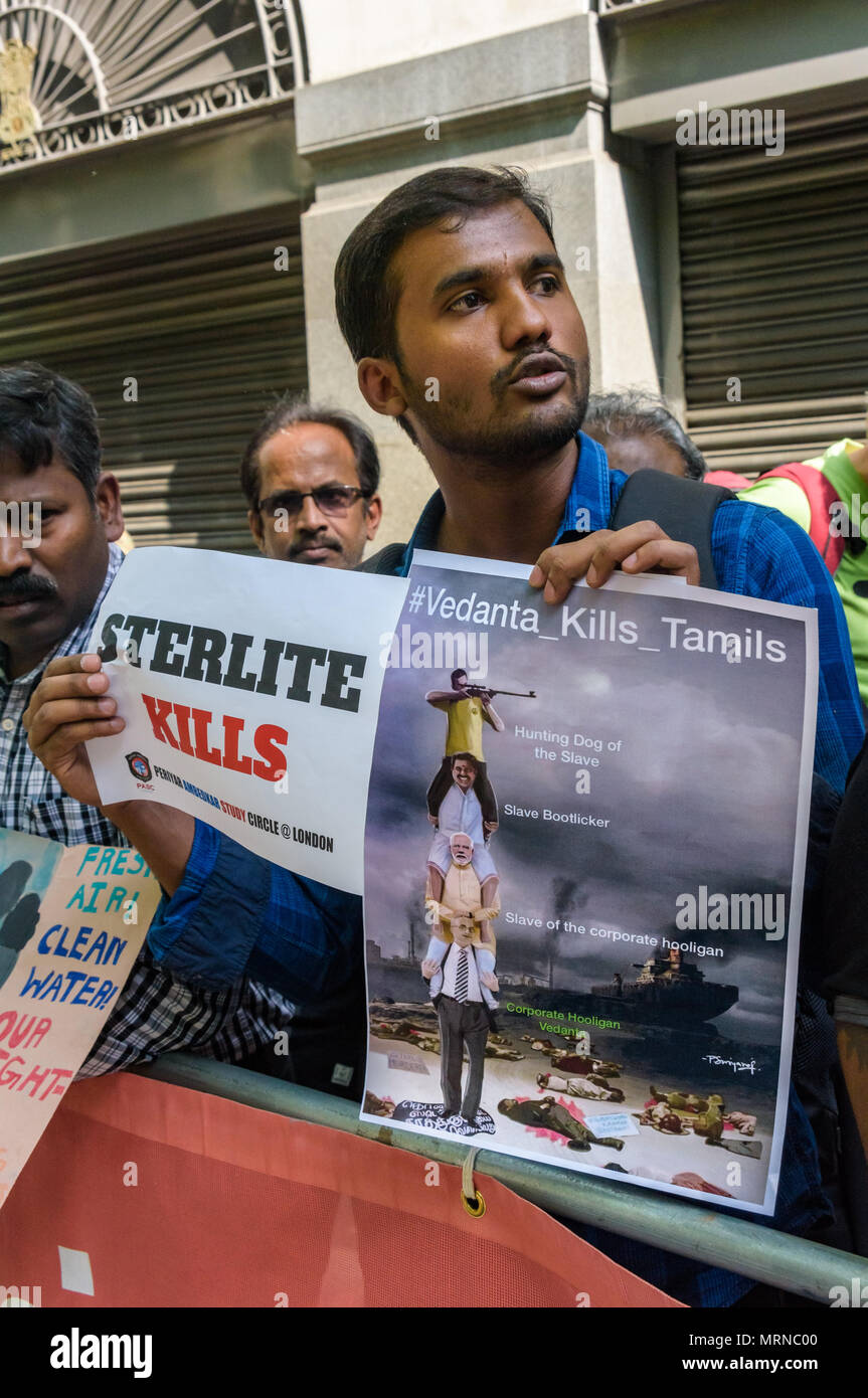 London, Großbritannien. 26 Mai, 2018. London, Großbritannien. Hunderte außerhalb der Indischen hohe Kommission Protest gegen die Indische Regierung Mitschuld an der brutalen Unterdrückung der Proteste gegen die Verschmutzung der Sterlite Kupfer Werk in Thoothukudi, im südlichen Bundesstaat Tamil Nadu. Credit: Peter Marschall/Alamy leben Nachrichten Stockfoto