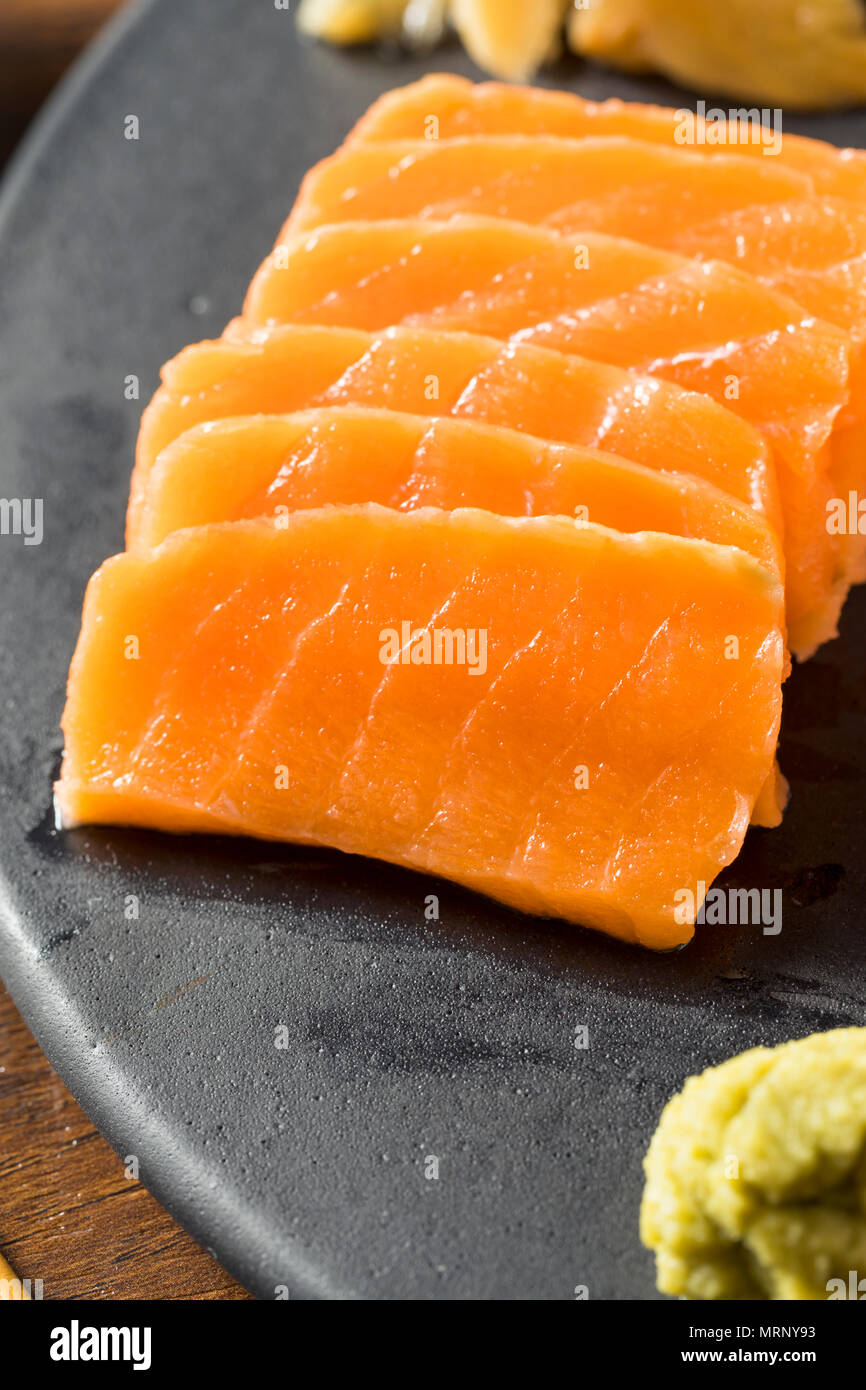 Raw japanische Lachs-sashimi mit Wasabi und Nigiri Stockfoto