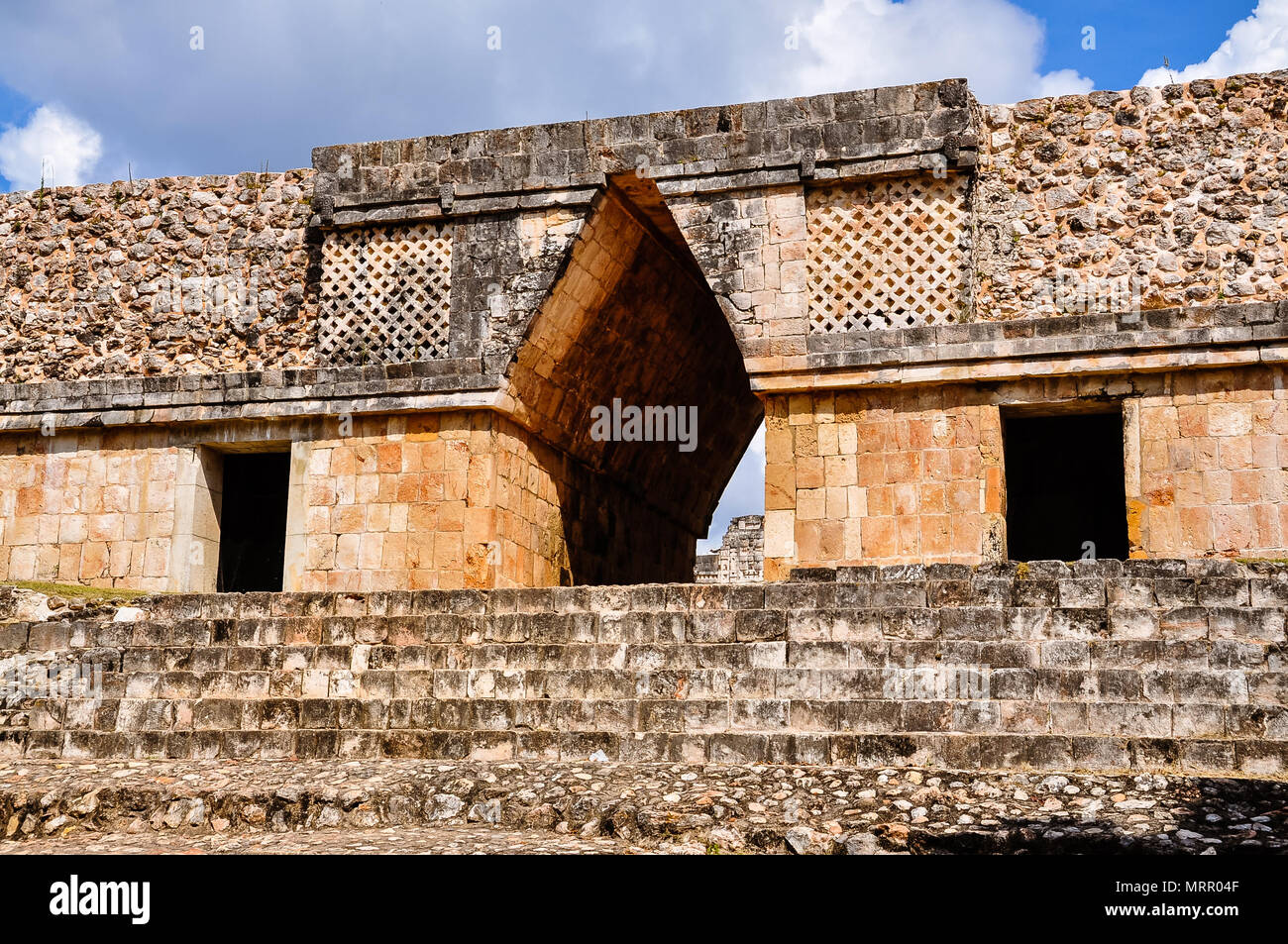 Maya Corbel Arch Gateway - Uxmal, Mexiko Stockfoto