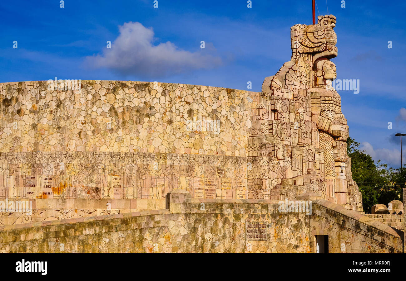 Merida, Mexiko: Heimat Denkmal - Zeigt einen wichtigen Teil der Mexikanischen Geschichte von der Gründung von Tenochtitlan bis Mitte des 20. Jahrhunderts. Stockfoto