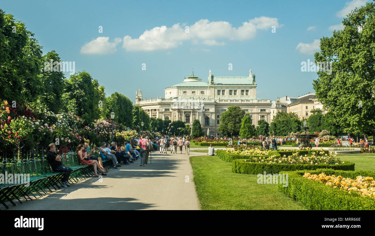 Der Volksgarten öffentlichen Park in Wien, Teil der Hofsburg Palace Complex. Stockfoto